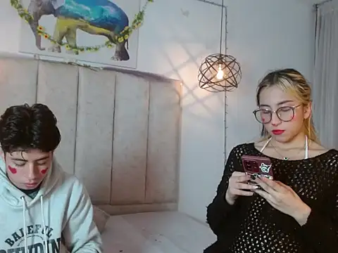 Snapshot of mrandmrsvixencs chatting on April 29, 2:32 pm mrandmrsvixencs online show from April 29, 2:32 pm
