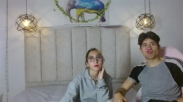 Snapshot of mrandmrsvixencs chatting on May 11, 1:50 pm mrandmrsvixencs online show from May 11, 1:50 pm