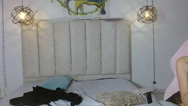 Snapshot of mrandmrsvixencs chatting on May 11, 4:26 pm mrandmrsvixencs online show from May 11, 4:26 pm