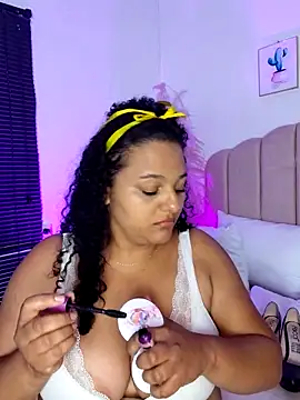 manuboobss online show from April 20, 9:05 pm