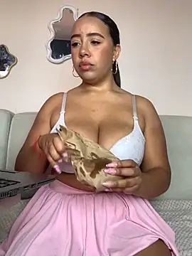  PRETTYANGEL  online show from April 21, 4:01 pm