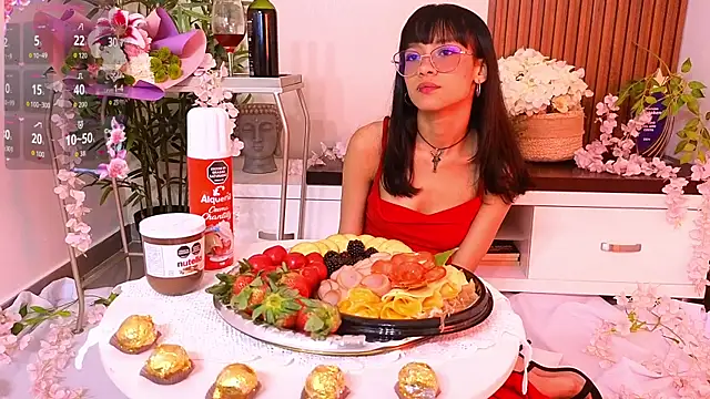 Snapshot of Cherry_Vixen_ chatting on July 18, 7:17 pm Cherry Vixen online show from July 18, 7:17 pm