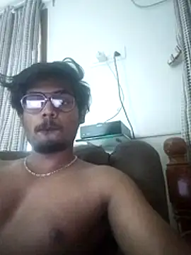 Snapshot of singaram190 chatting on April 21, 6:31 am singaram190 online show from April 21, 6:31 am