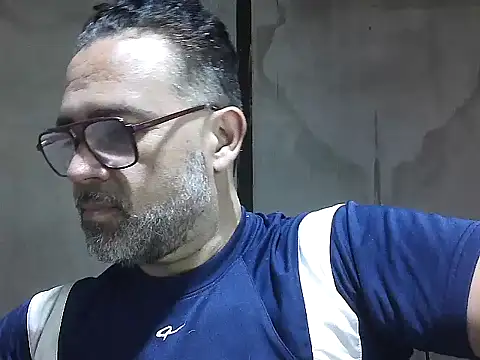 Snapshot of CarlossexVen chatting on May 2, 6:46 pm CarlossexVen online show from May 2, 6:46 pm