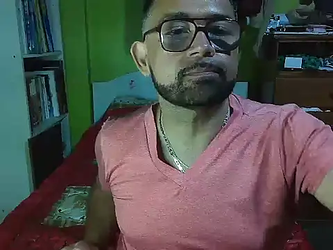 Snapshot of CarlossexVen chatting on May 9, 12:27 am CarlossexVen online show from May 9, 12:27 am