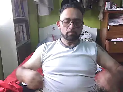 Snapshot of CarlossexVen chatting on May 9, 6:46 pm CarlossexVen online show from May 9, 6:46 pm