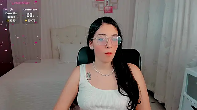 hottie emma james online show from April 22, 12:13 am