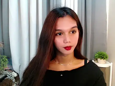Snapshot of marie_castro chatting on May 7, 10:53 am marie castro online show from May 7, 10:53 am