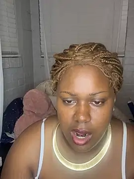 Snapshot of caramelick chatting on April 24, 12:57 am caramelick online show from April 24, 12:57 am