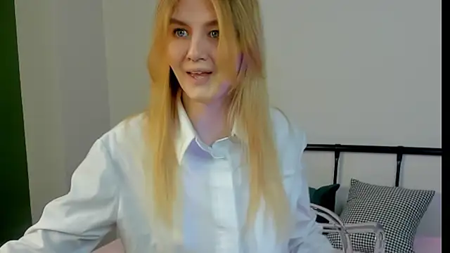 TonyaMeow online show from April 18, 6:50 am