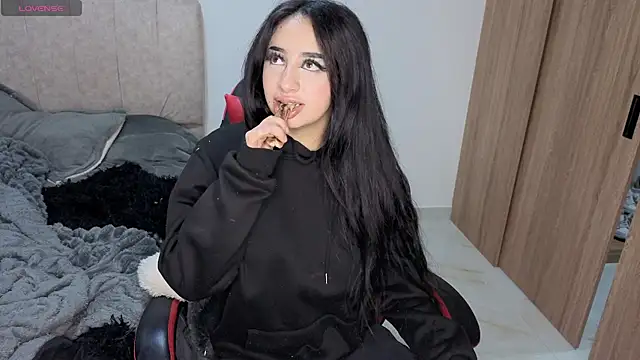 Snapshot of Malory_Tay11 chatting on July 6, 7:27 pm Malory Tay11 online show from July 6, 7:27 pm