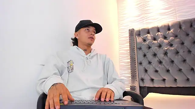 Joseph vans2 online show from April 20, 3:31 am