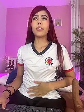 Snapshot of caro_lovings chatting on July 7, 3:42 am caro lovings online show from July 7, 3:42 am