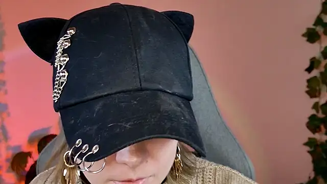 Kumiho 7777 online show from April 22, 8:39 am