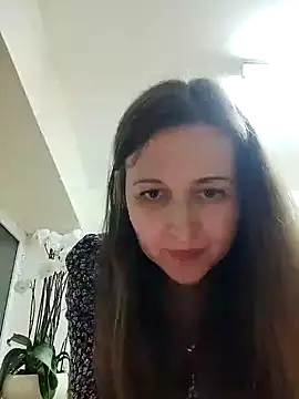Snapshot of irresistibelle chatting on April 21, 1:42 am irresistibelle online show from April 21, 1:42 am