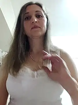 Snapshot of irresistibelle chatting on April 23, 10:12 pm irresistibelle online show from April 23, 10:12 pm
