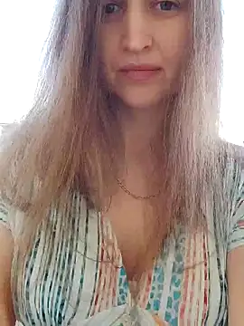 Snapshot of irresistibelle chatting on May 7, 11:59 am irresistibelle online show from May 7, 11:59 am