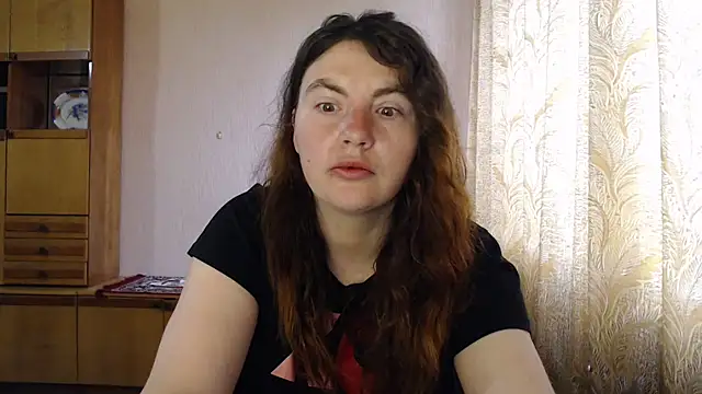 Snapshot of AlinaxJames chatting on April 18, 5:55 am AlinaxJames online show from April 18, 5:55 am