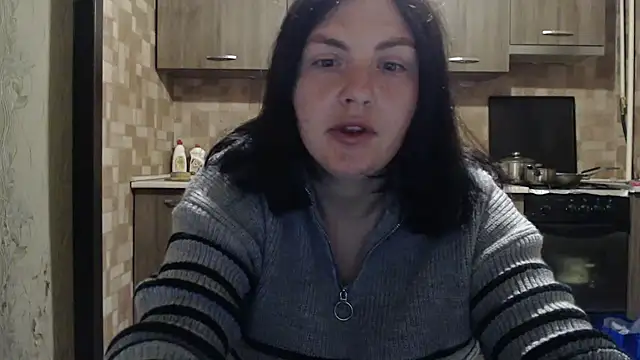 Snapshot of AlinaxJames chatting on April 22, 5:47 pm AlinaxJames online show from April 22, 5:47 pm