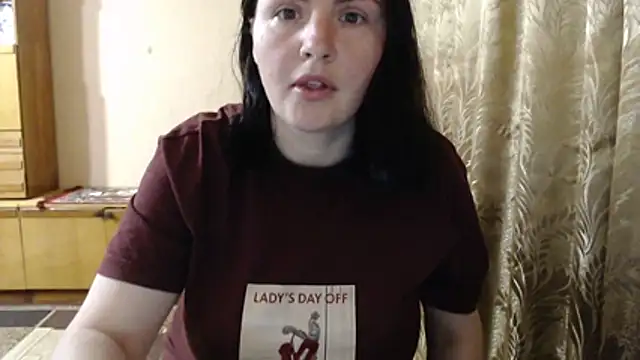 Snapshot of AlinaxJames chatting on May 6, 7:30 pm AlinaxJames online show from May 6, 7:30 pm