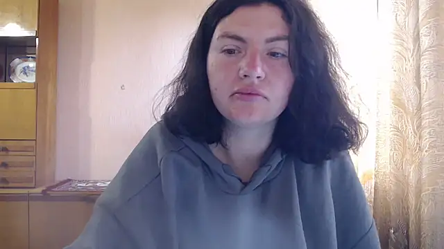 Snapshot of AlinaxJames chatting on May 9, 9:36 am AlinaxJames online show from May 9, 9:36 am
