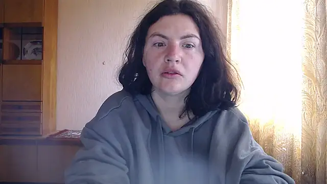 Snapshot of AlinaxJames chatting on May 11, 7:14 am AlinaxJames online show from May 11, 7:14 am