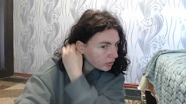 Snapshot of AlinaxJames chatting on June 1, 8:49 am AlinaxJames online show from June 1, 8:49 am