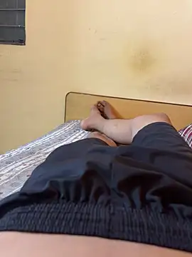 Snapshot of SkinnyGuy23 chatting on May 23, 2:10 pm SkinnyGuy23 online show from May 23, 2:10 pm