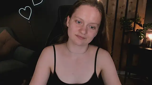Snapshot of French_Fry chatting on July 1, 3:23 pm French Fry online show from July 1, 3:23 pm
