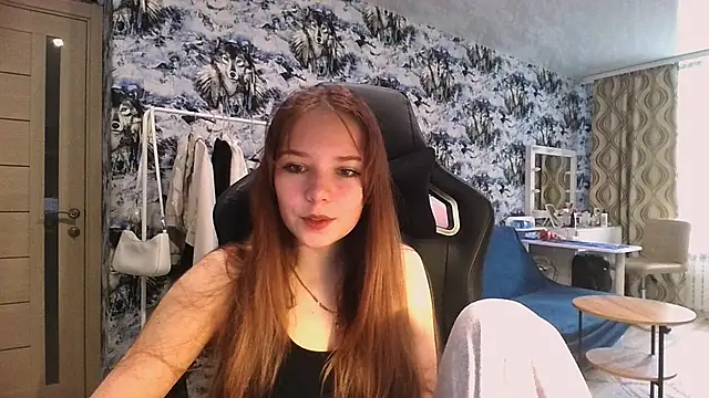 Snapshot of Princess_Mira chatting on June 23, 10:24 am Princess Mira online show from June 23, 10:24 am