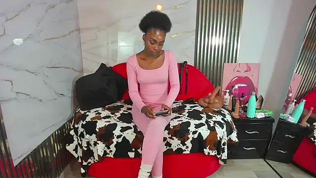 Snapshot of Asha_zuri69 chatting on July 16, 1:39 pm Asha zuri69 online show from July 16, 1:39 pm