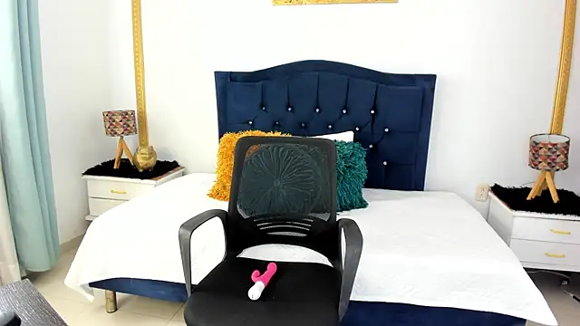 Snapshot of AmberKayleigh chatting on July 3, 3:51 pm AmberKayleigh online show from July 3, 3:51 pm