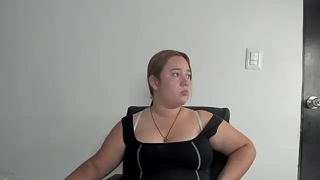 Snapshot of lolabunnysc chatting on May 26, 12:01 pm lolabunnysc online show from May 26, 12:01 pm