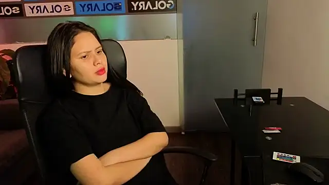 Snapshot of Cloe_Cutte chatting on May 10, 3:33 am Cloe Cutte online show from May 10, 3:33 am