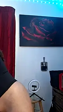 Snapshot of TooCutee chatting on June 4, 10:05 pm TooCutee online show from June 4, 10:05 pm