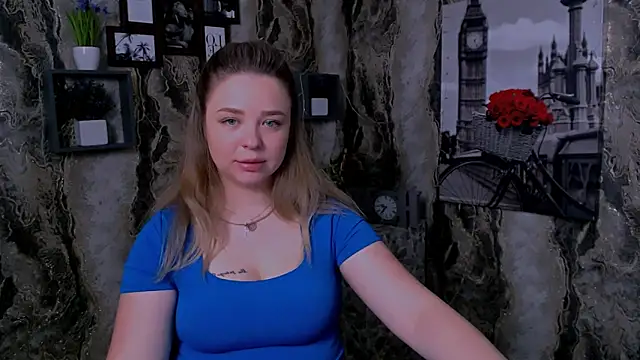 Snapshot of NicoleAura chatting on May 18, 8:31 am NicoleAura online show from May 18, 8:31 am