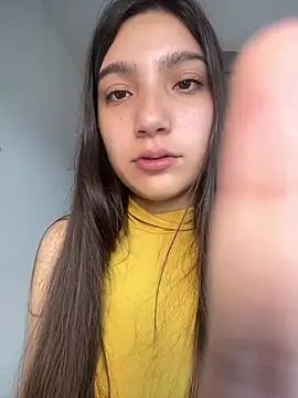 Snapshot of Soffy_20 chatting on May 27, 3:53 pm Soffy 20 online show from May 27, 3:53 pm