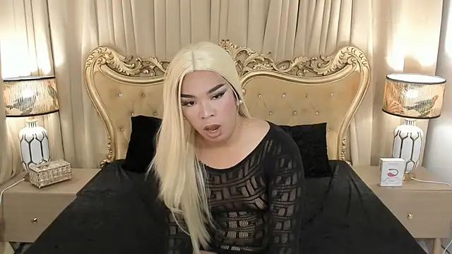 Snapshot of OliviaRoxy chatting on May 26, 8:32 am OliviaRoxy online show from May 26, 8:32 am