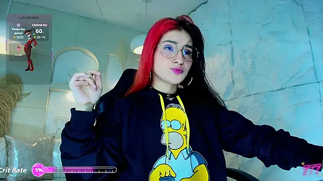 Snapshot of Moon_Red_r chatting on April 27, 7:45 pm Moon Red r online show from April 27, 7:45 pm