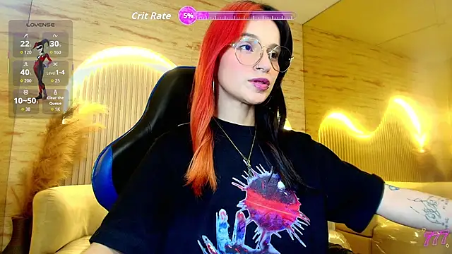 Snapshot of Moon_Red_r chatting on May 8, 1:05 pm Moon Red r online show from May 8, 1:05 pm