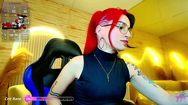 Snapshot of Moon_Red_r chatting on May 23, 12:09 pm Moon Red r online show from May 23, 12:09 pm
