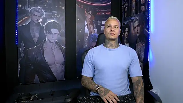 Snapshot of damian_becker chatting on May 20, 10:49 pm damian becker online show from May 20, 10:49 pm