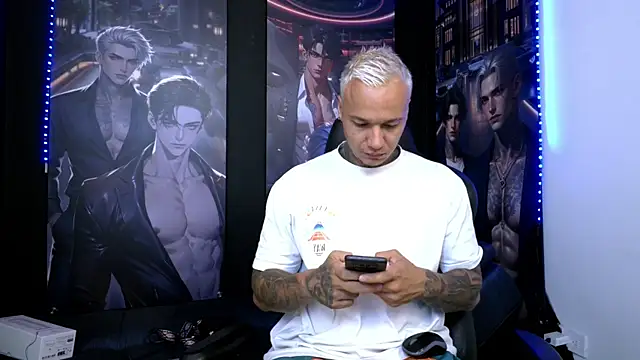 Snapshot of damian_becker chatting on May 25, 9:54 pm damian becker online show from May 25, 9:54 pm