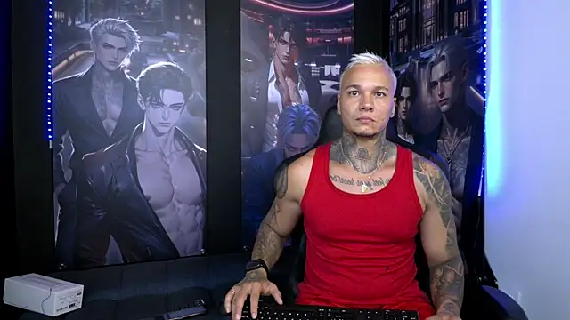 Snapshot of damian_becker chatting on May 26, 10:39 pm damian becker online show from May 26, 10:39 pm