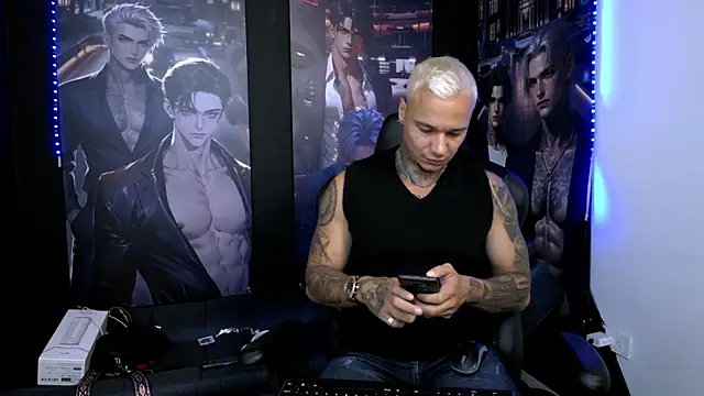 Snapshot of damian_becker chatting on May 30, 3:58 am damian becker online show from May 30, 3:58 am