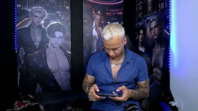 Snapshot of damian_becker chatting on May 31, 11:06 pm damian becker online show from May 31, 11:06 pm