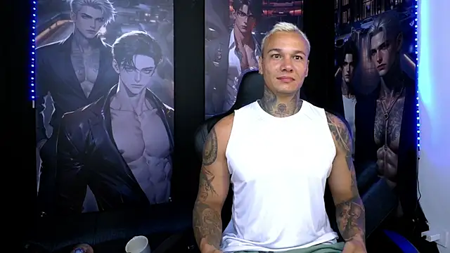 Snapshot of damian_becker chatting on June 9, 10:10 pm damian becker online show from June 9, 10:10 pm