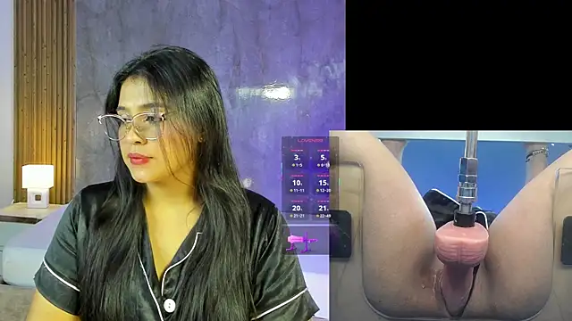 Snapshot of LuciaReid chatting on May 8, 12:43 pm LuciaReid online show from May 8, 12:43 pm