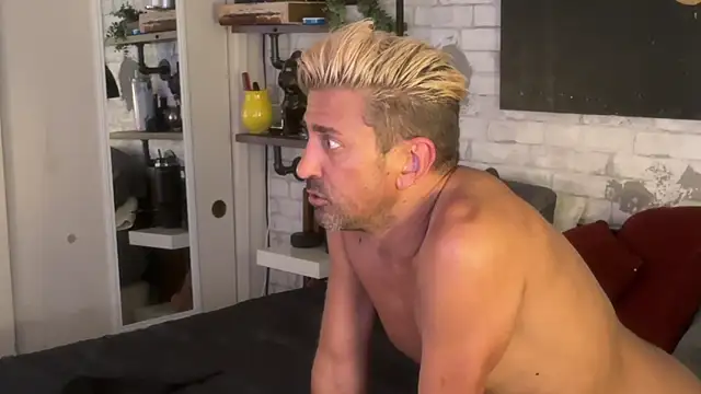 Snapshot of maxbandit chatting on September 21, 6:09 pm maxbandit online show from September 21, 6:09 pm