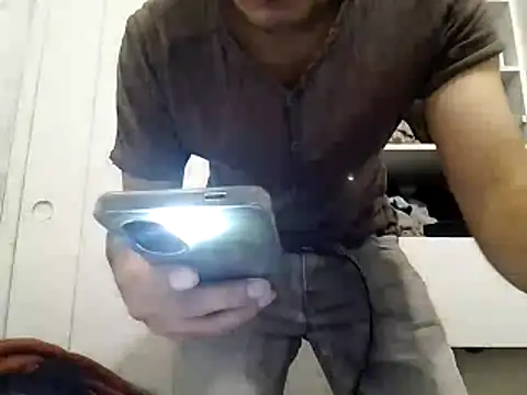 Chileno18cm online show from April 28, 7:57 am